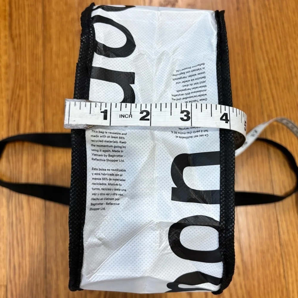 lululemon athletica Holiday Special Edition Small Reusable Tote Carryall Gym Bag